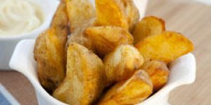 Pommes de terre a l-espagnole (patatas bravas)