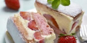 Fraisier express aux biscuits roses