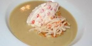 Veloute de lentilles corail et sa chantilly aux oeufs de saumon