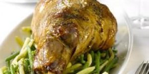 Gigot en croute de sel parfume a l-ail