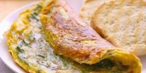 Omelette aux blettes et aux oignons
