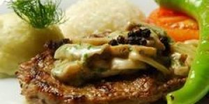 Filet de boeuf grille et courgettes sauce rubis