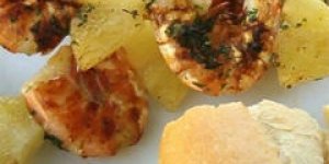 Brochettes de gambas a l-ananas