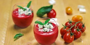 Gaspacho rouge et son granite Salakis nature-basilic