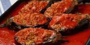 Aubergines farcies a la bolognaise