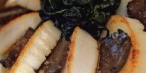 Noix de saint jacques aux epinards et aux truffes