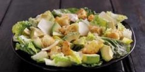 Salade Cesar au poulet et a l-avocat