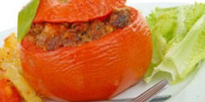 Tomates farcies aux champignons et au lard