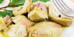 Petite salade de fonds d’artichaut aux champignons d-automne, tombee d’ail et persil