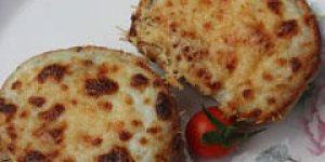 Croque-marraine au foie et a la bechamel
