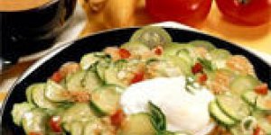 Salade de courgettes a la vinaigrette de tomate