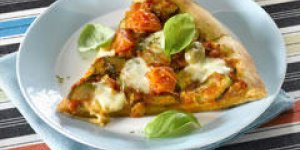 Pizza cremeuse a la courgette et aux lardons