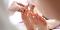 Covid-19 : urticaire, rougeurs, engelures, acrosyndromes, de nouveaux symptômes ?