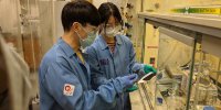 Coronavirus : bientôt un masque auto-désinfectant neutralisant le SARS-CoV 2 ?
