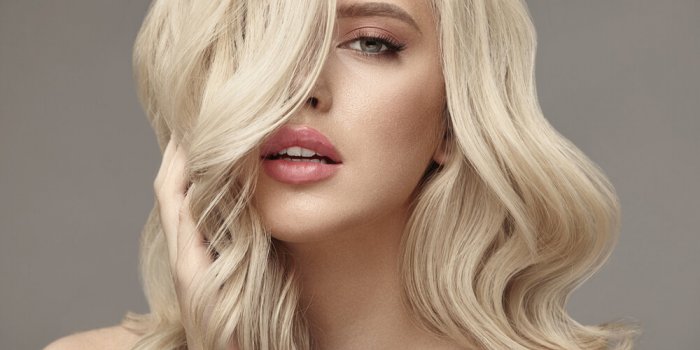Cheveux fatigues : 6 astuces pour les rebooster en hiver