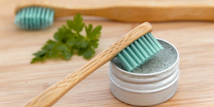 6 dentifrices solides sans fluor, a eviter si vous etes sujet aux caries
