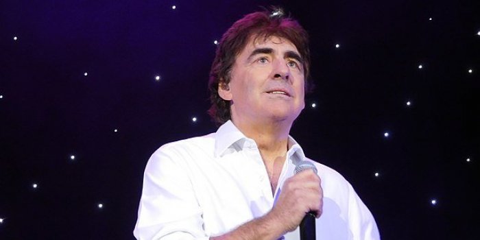 Claude Barzotti malade : "je souffre d-une terrible pancreatite"