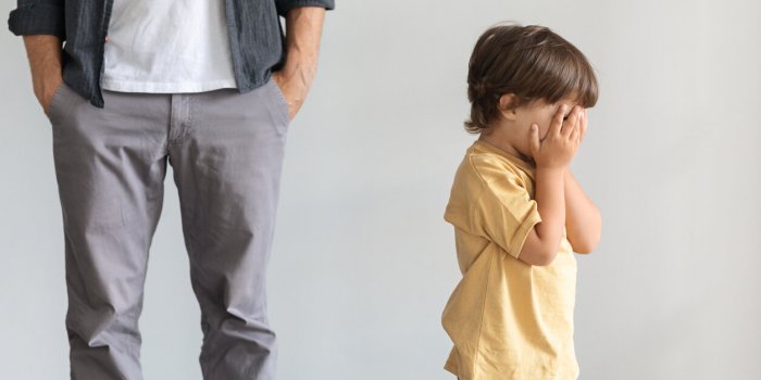 7 traits de caractere qui revelent une enfance difficile