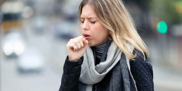 Toux : un medecin generaliste nous alerte sur les 5 cas ou elle doit inquieter