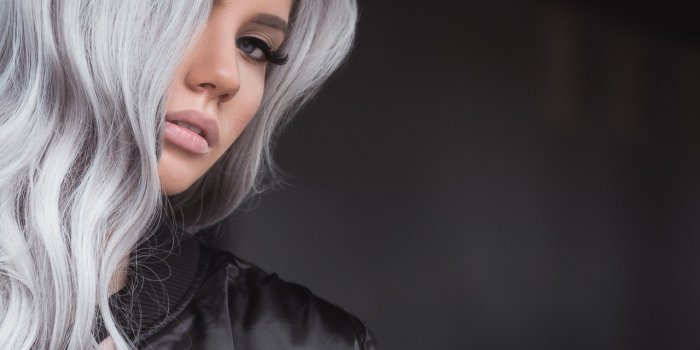 Cheveux : Steel Hair, le gris qui sera sur toutes les tetes cet hiver