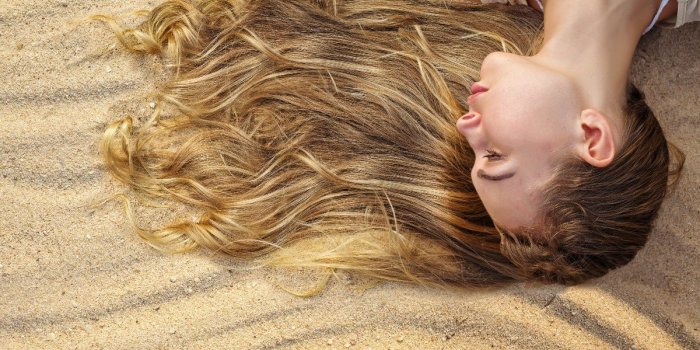 14 regles de coiffeur pour garder de beaux cheveux en ete 