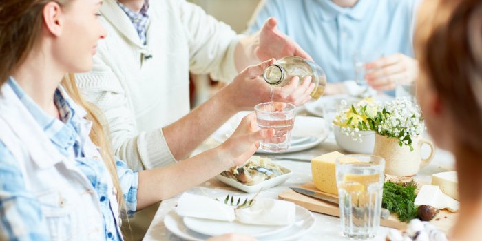 Covid-19 et repas de famille : comment se rassembler sans risque ?
