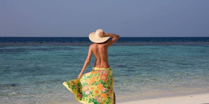 Topless sur la plage : 5 raisons qui poussent les femmes a arreter