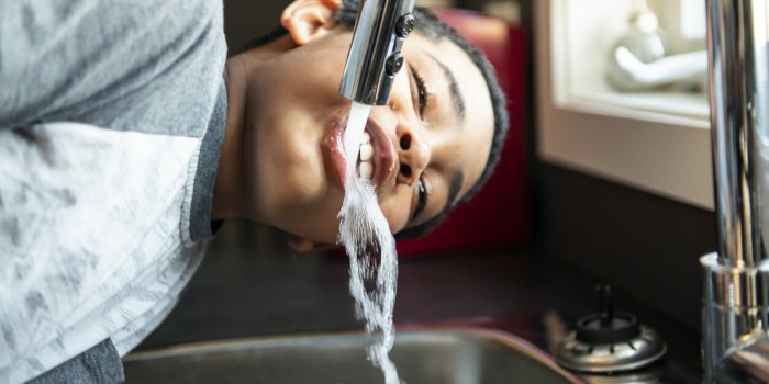 Pollution de l-eau du robinet au CVM : les regions francaises a risque de cancer