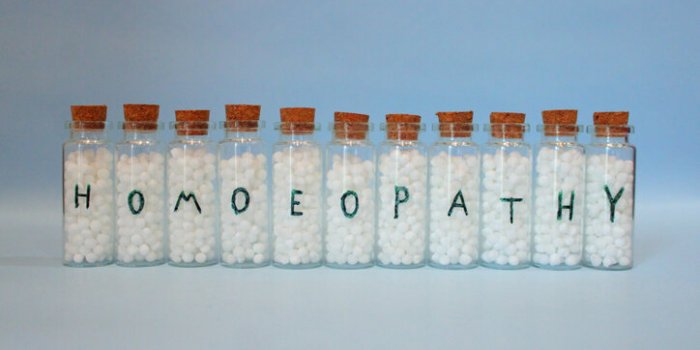 Duree, interactions medicamenteuses… 5 questions posees a des pharmaciens pour oser l’homeopathie