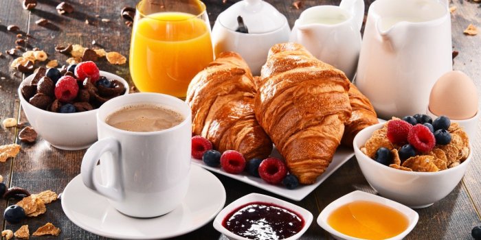 Petit-dejeuner : 5 mauvaises habitudes qui vous font vieillir plus vite