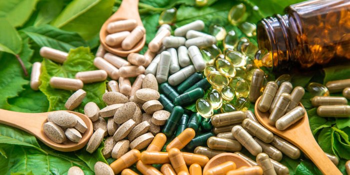 Multivitamines : 7 effets secondaires d’une prise quotidienne