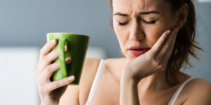 Dents : 5 boissons detox qui peuvent les detruire selon les dentistes