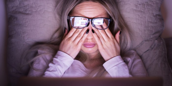 Yeux fatigues : 6 astuces pour supporter les ecrans