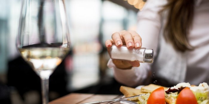 Les 5 conseils "anti-sel" au restaurant