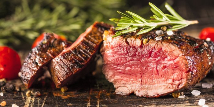 Viande : ces 6 profils de personnes ne devraient pas en manger
