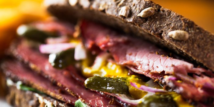 Chaleur : les 5 aliments qui deshydratent le plus