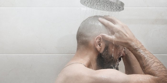 Vous pensez que la douche chaude est mauvaise ? Ces 7 bienfaits prouvent le contraire !