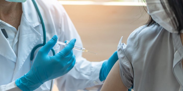 Coronavirus : les symptomes evoques par les volontaires du vaccin Pfizer