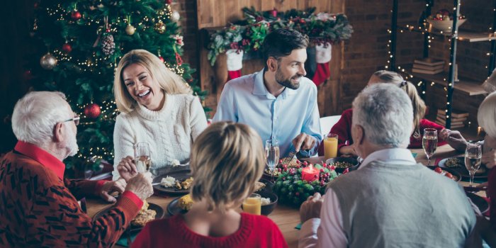 Toast, cacahouete, chocolat : ces aliments du reveillon de Noel vous exposent a la Covid-19